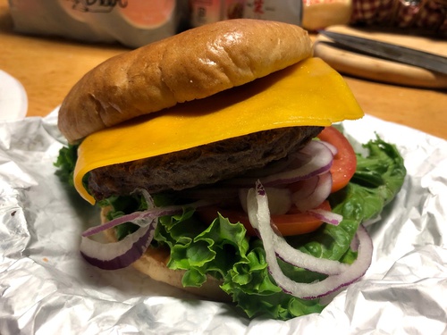 1-3pound-cheeseburger02.jpg