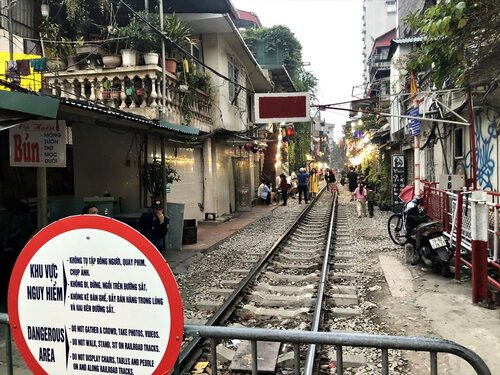 hanoi90.JPG