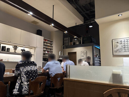 CAFE_ESHER04.JPG