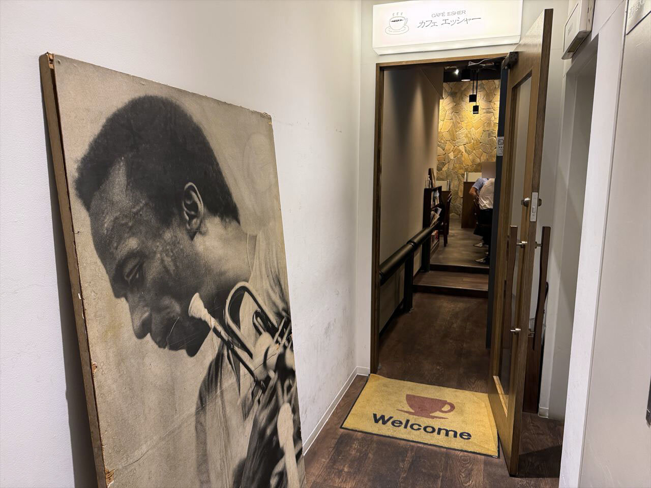 https://catalina.sakura.ne.jp/blog/images/CAFE_ESHER03.JPG