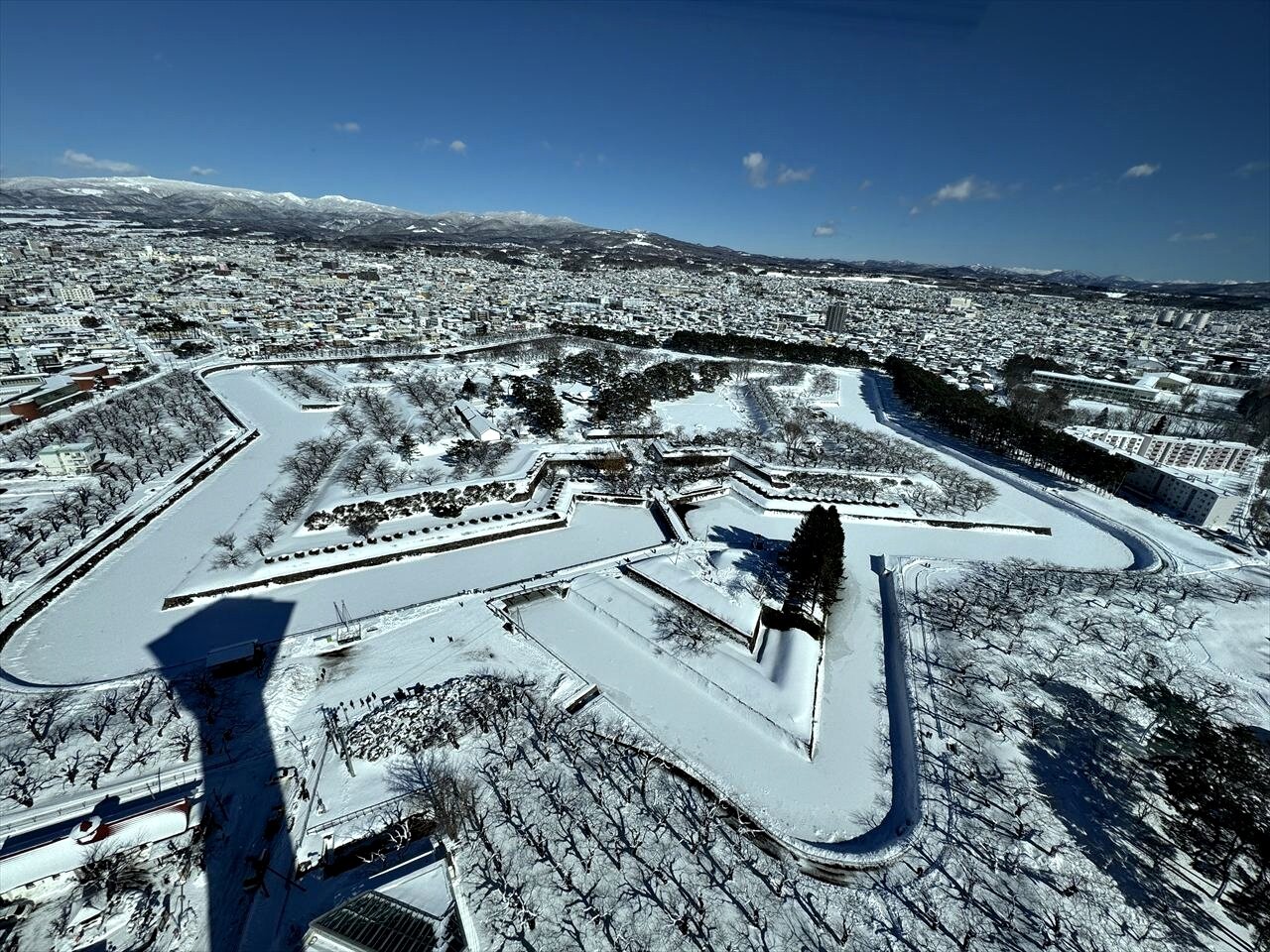 https://catalina.sakura.ne.jp/blog/images/goryokaku-tower02.JPG